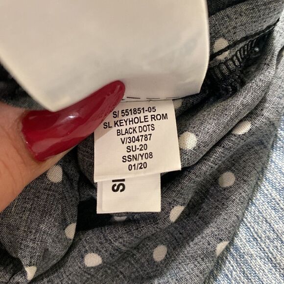 Old Navy Sleeveless keyhole Romper Black White Polka Dots - Picture 11 of 11